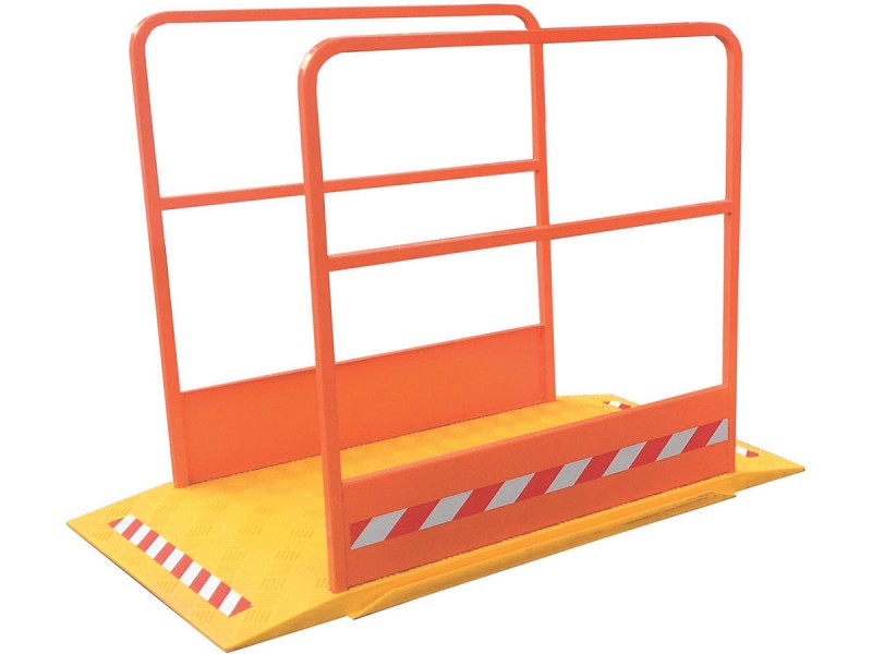 Passerelle de chantier avec garde corps