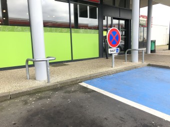 Etrier de protection 3 pieds haut à sceller galvanisé Ø60mm