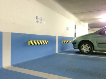 Butoir murale rigide en mousse - spécial parking