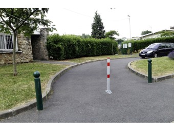 Poteau de parking rabattable avec serrure pompier 11 mm - STOPOST