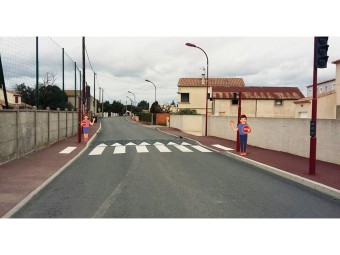 Figurine de signalisation de proximité d'école - Léa ou Léo