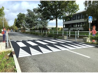 Figurine de signalisation de proximité d'école - Léa ou Léo