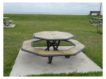 Table pique nique octogonale Horizon stratifié compact