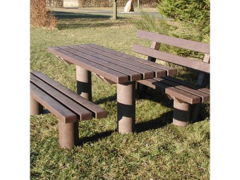 Table + bancs de pique-nique en plastique recyclé TAUNUS