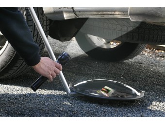 Miroir d'inspection sur et sous les vehicules - lutte anti-terroriste