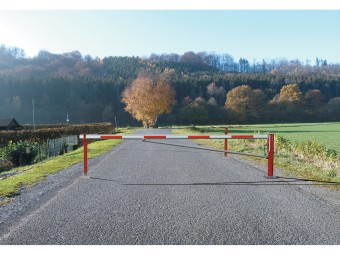 Barrière pivotante manuelle 2 supports de lisse jusqu'à 6m WES 105