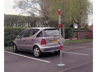 Barrière de parking double bras pour 2 places de parking