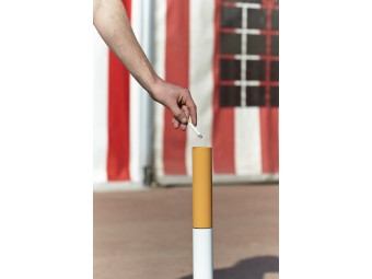 Cendrier cigarettes à planter dans le sol