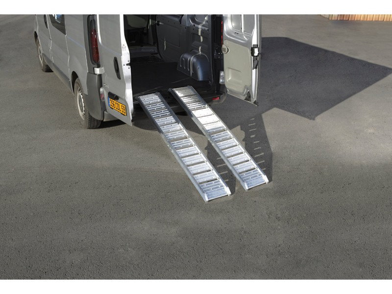 Lot de 2 rampes de chargement en aluminium lisse Lot de 2 rampes de chargement en aluminium lisse