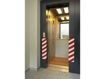 Mousse de protection murale grande longueur blanche et rouge