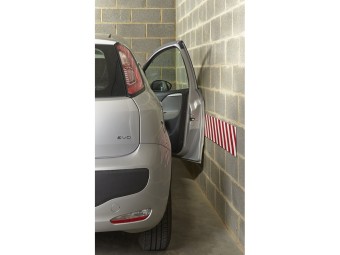 Mousse de protection murale grande longueur blanche et rouge