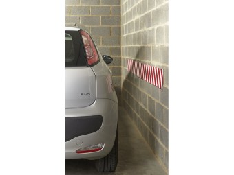 Mousse de protection murale grande longueur blanche et rouge