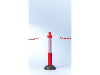 Poteau de signalisation sur base flexible avec anneau passe chaîne