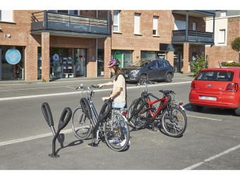 Poteau support 2 vélos avec appui en caoutchouc recyclé