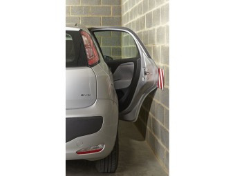 Mousse de protection murale grande longueur blanche et rouge