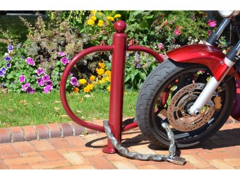 Support moto avec arceau antivol