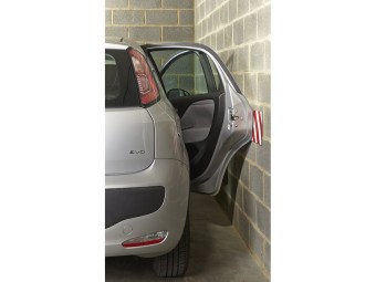 Mousse de protection murale grande longueur blanche et rouge