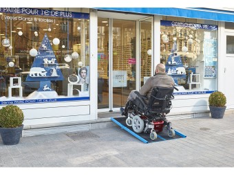 Rampe PMR pliable en aluminium avec carillon