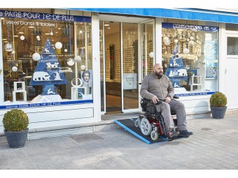 Rampe PMR pliable en aluminium avec carillon