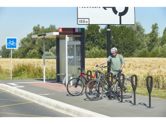 Poteau support 2 vélos avec appui en caoutchouc recyclé