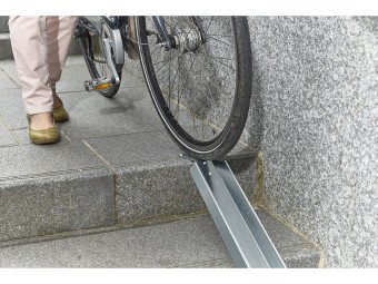 Rampe vélo pour escalier extensible