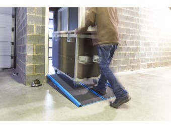 Rampe PMR pliable en aluminium avec carillon