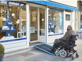 Rampe PMR pliable en aluminium avec carillon