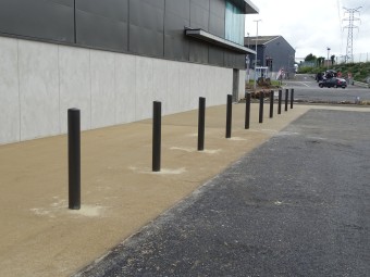 Borne anti belier acier peint