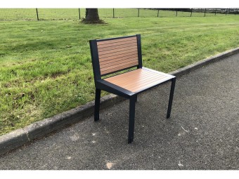 Chaise Square stratifié compact