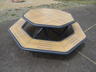 Table pique nique octogonale Horizon stratifié compact