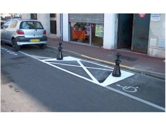 Borne souple aspect fonte auto relevable