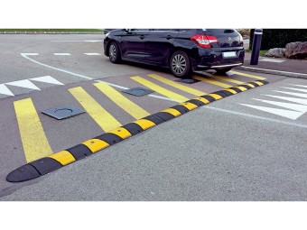 Ralentisseur monobloc ECO avec fixations asphalte - SLOBUMP