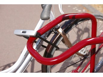 Râtelier vélos avec antivol en U pour roue et cadre