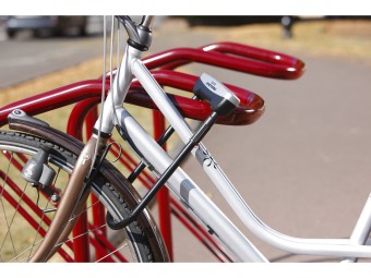 Râtelier vélos avec antivol en U pour roue et cadre