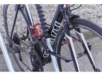 Râtelier 2 vélos avec arceau gainé - extensible