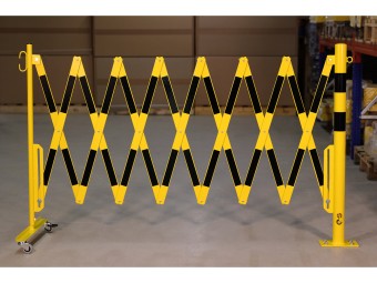 Barrière extensible en acier avec poteau sur platine fixe
