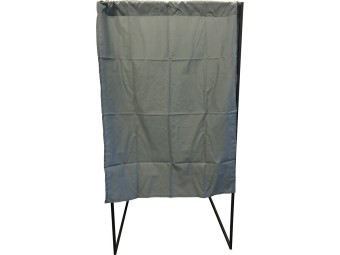 Isoloir PMR avec rideau ignifugé