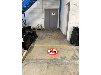 Marquage au sol adhésif - CHARIOTS INTERDITS