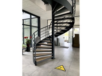 Marquage au sol adhésif - Antidérapant triangle -DANGER SOL GLISSANT