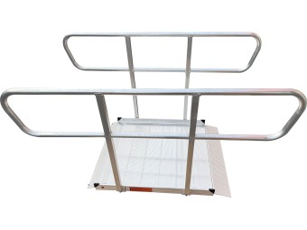 Rampe PMR aluminium avec garde corps