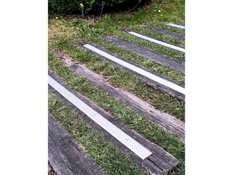 Plat de marche antidérapant - vendu par lot de 10