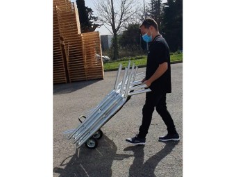 Diable multifonction pour barrières de police