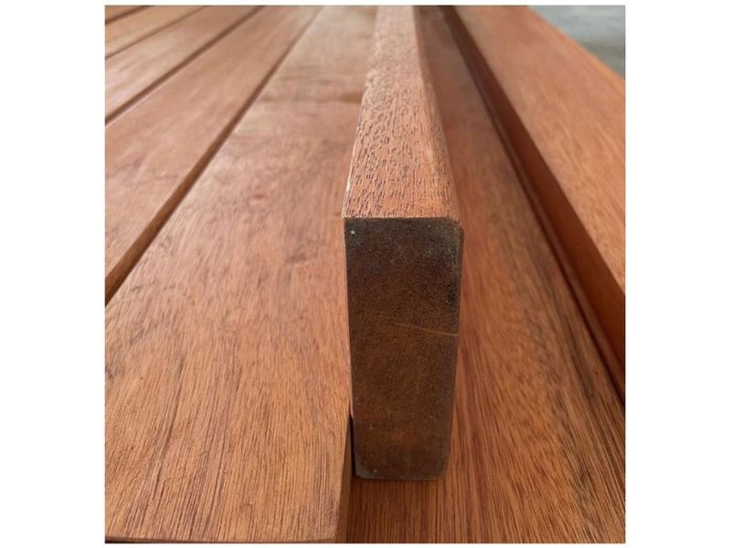 Lames en bois exotique pour bancs publics