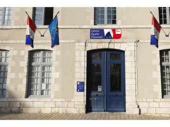 Bandeau de façade en aluminium composite
