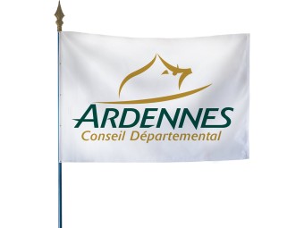 Drapeau des départements français sur hampe