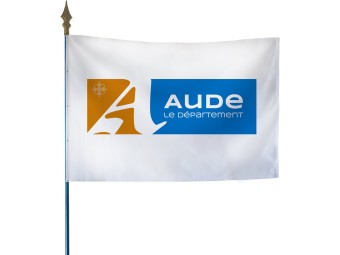 Drapeau des départements français sur hampe