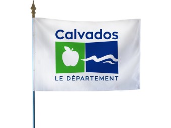 Drapeau des départements français sur hampe