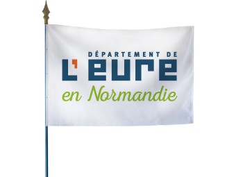Drapeau des départements français sur hampe