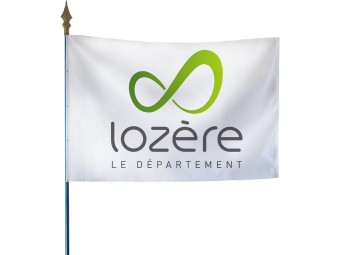 Drapeau des départements français sur hampe