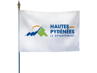 Drapeau des départements français sur hampe